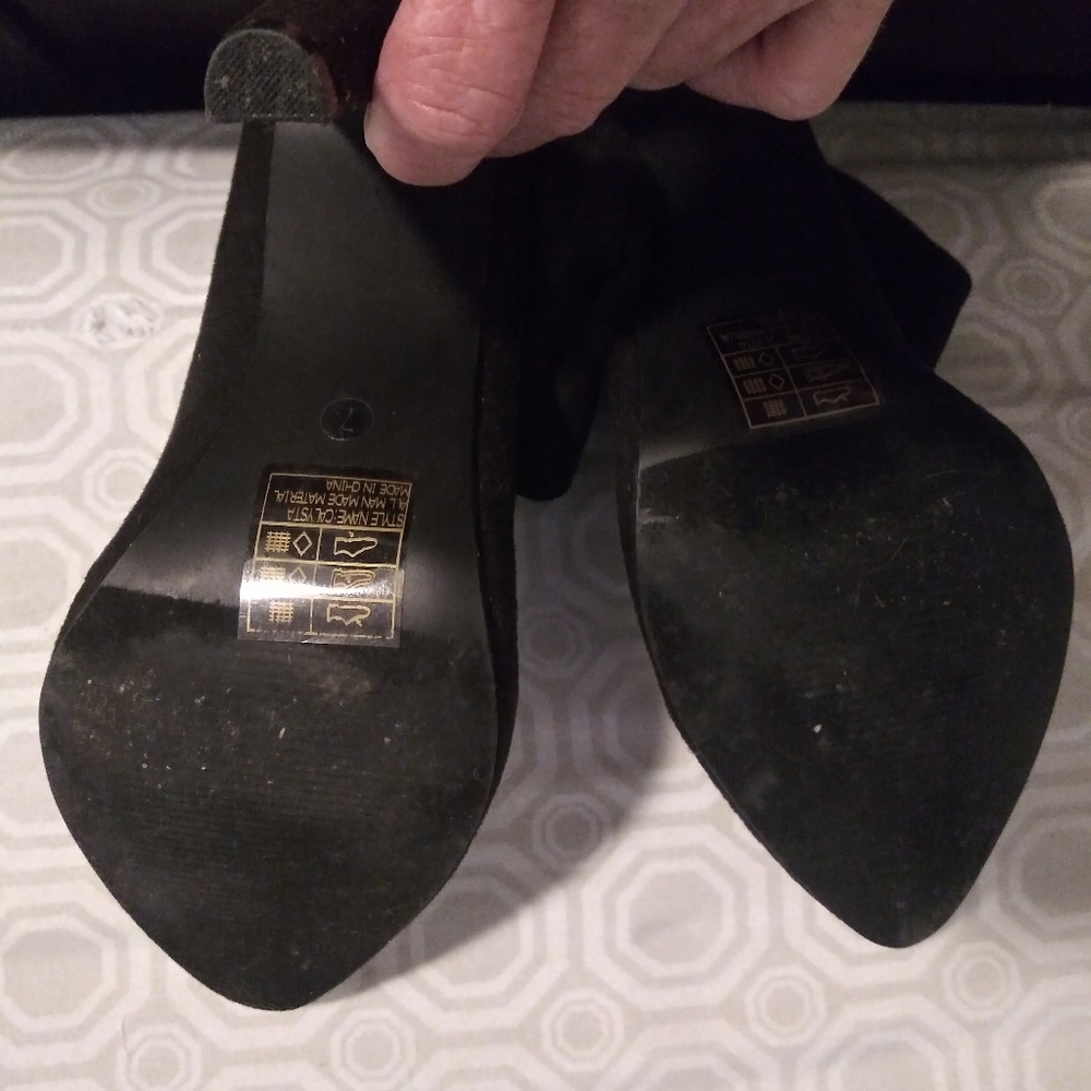 Boots - Picture 6 of 6